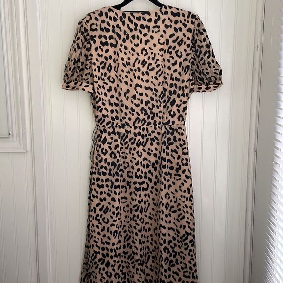 ALICE + OLIVIA‎ cheetah print silk blend wrap dress puff sleeves lined size 6 - Picture 7 of 16